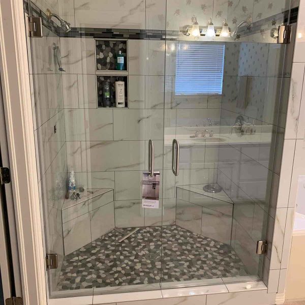 A beauty inline shower door
